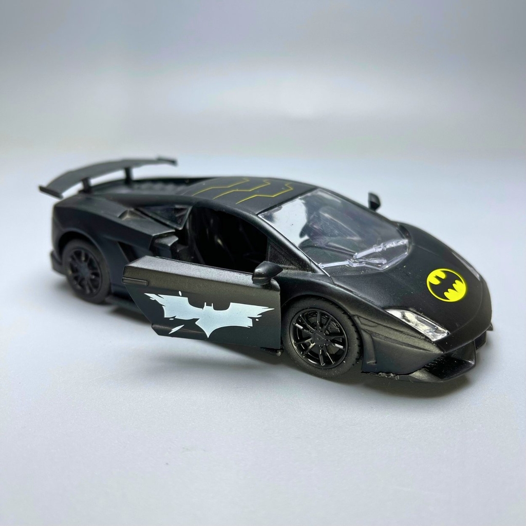 Mô Hình xe Lamborghini Batman - tỉ lệ 1:36 Hợp kim có thể mở cửa - bánh sau chạy cót - Có tiếng - đèn pha sáng - Dài 12cm - rộng 5cm - cao 3cm - nặng : 180gram - FULL BOX : box màu