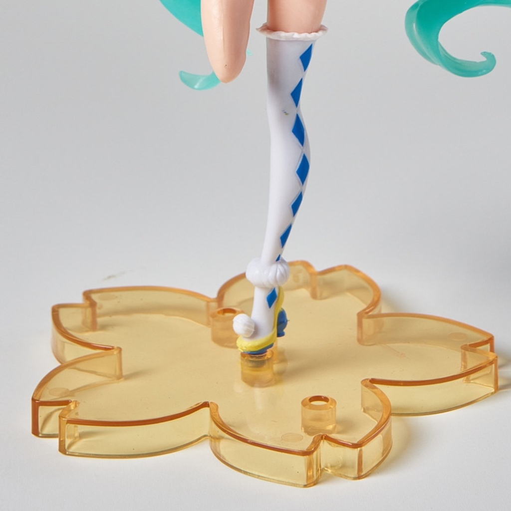 Mô Hình Hatsune Miku Thỏ ngọc - Cao 22cm - nặng 130gram - Figure Miku - Có Hộp màu