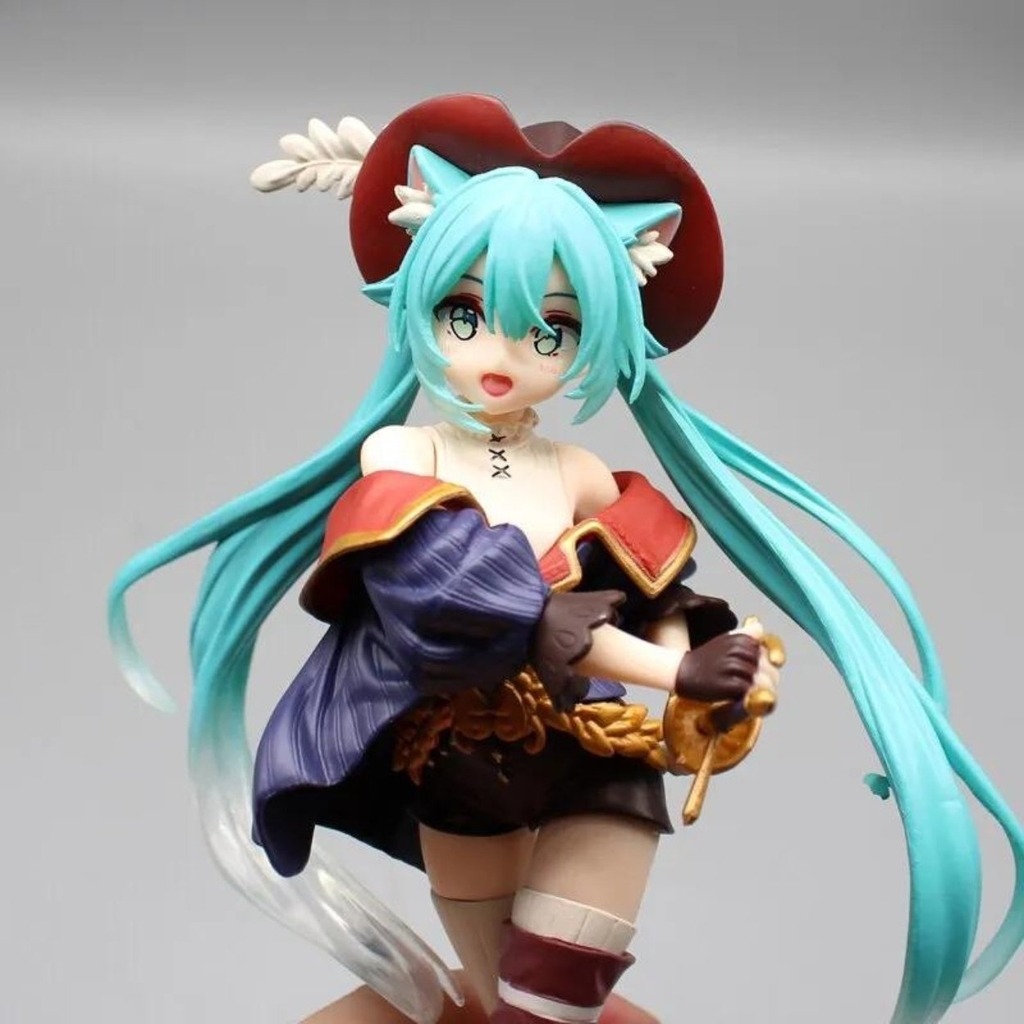 Mô Hình Hatsune Miku cầm kiếm - Cao 19cm - nặng 170Gram - Figure Miku - Có Hộp màu