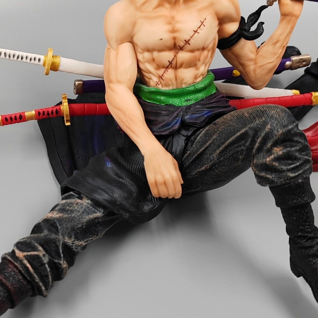Mô Hình One Piece Zoro ngồi vác kiếm - Cao 11cm - Nặng 380gram - Box màu - Phụ kiện :  Kiếm - Figure anime One Piece N1-K42-T4-S1
