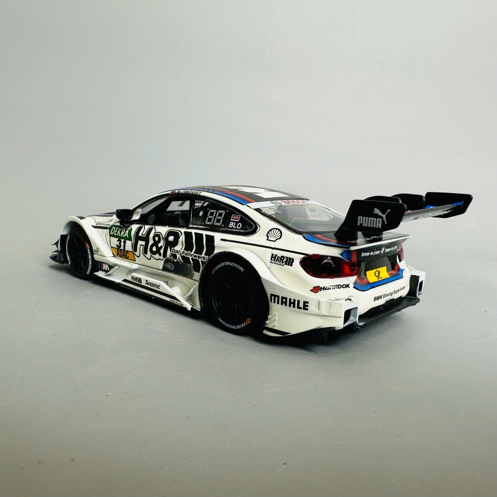 Mô Hình xe bmw sport 31 tỉ lệ 1:32 Hợp kim có thể mở cửa - bánh sau chạy cót - Dài 15cm - rộng 7cm - cao 5cm - nặng : 500gram - FULL BOX : box màu SKU : oto329 - n3-k6-t5-s4