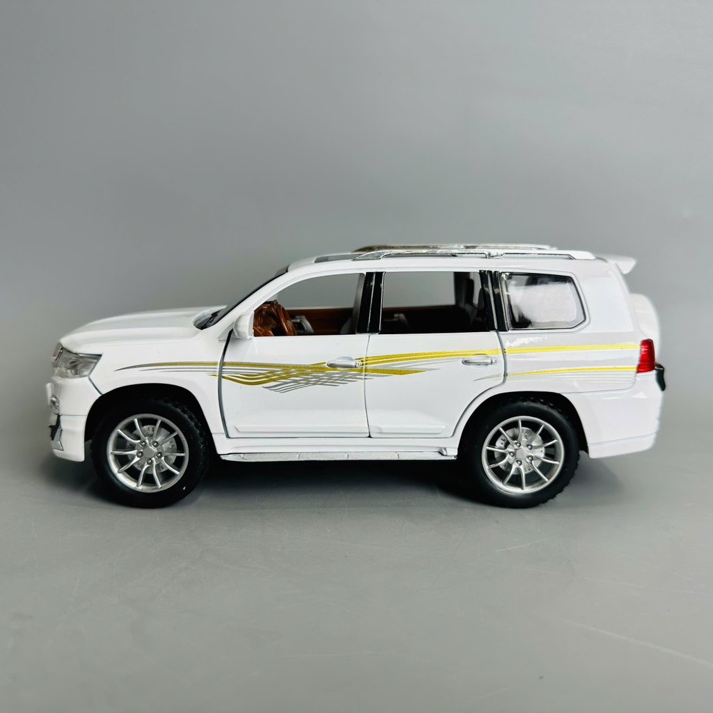 Mô Hình xe Landcruiser prado trắng tỉ lệ 1:24 Hợp kim có thể mở cửa - bánh sau chạy cót - Dài 21cm - cao 8cm - nặng 1000gram - Figure Oto - FULL BOX : box màu - SKU : oto397 N3-K1-T1-S4