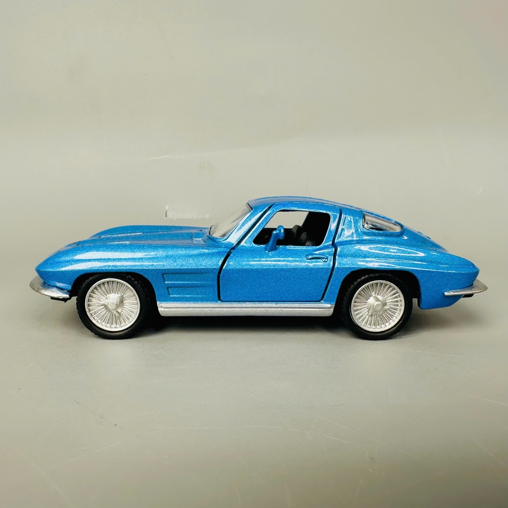 Mô Hình xe Chevrolet Corvette Split xanh biển tỉ lệ 1:32 Hợp kim có thể mở cửa - bánh sau chạy cót - Dài 12cm - rộng 4.5cm - cao 4cm - nặng : 300gram - FULL BOX : box màu SKU : oto447 - K70-T4-S3