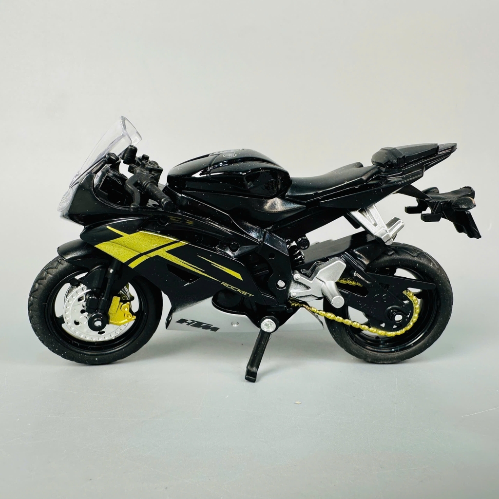 Mô Hình xe máy Đen Lé Vàng 1:18 Hợp kim - Dài 11cm - rộng 4cm - cao 6.5cm - nặng ~ 300gram - FULL BOX : box màu SKU : oto420 - K70-T2-S9