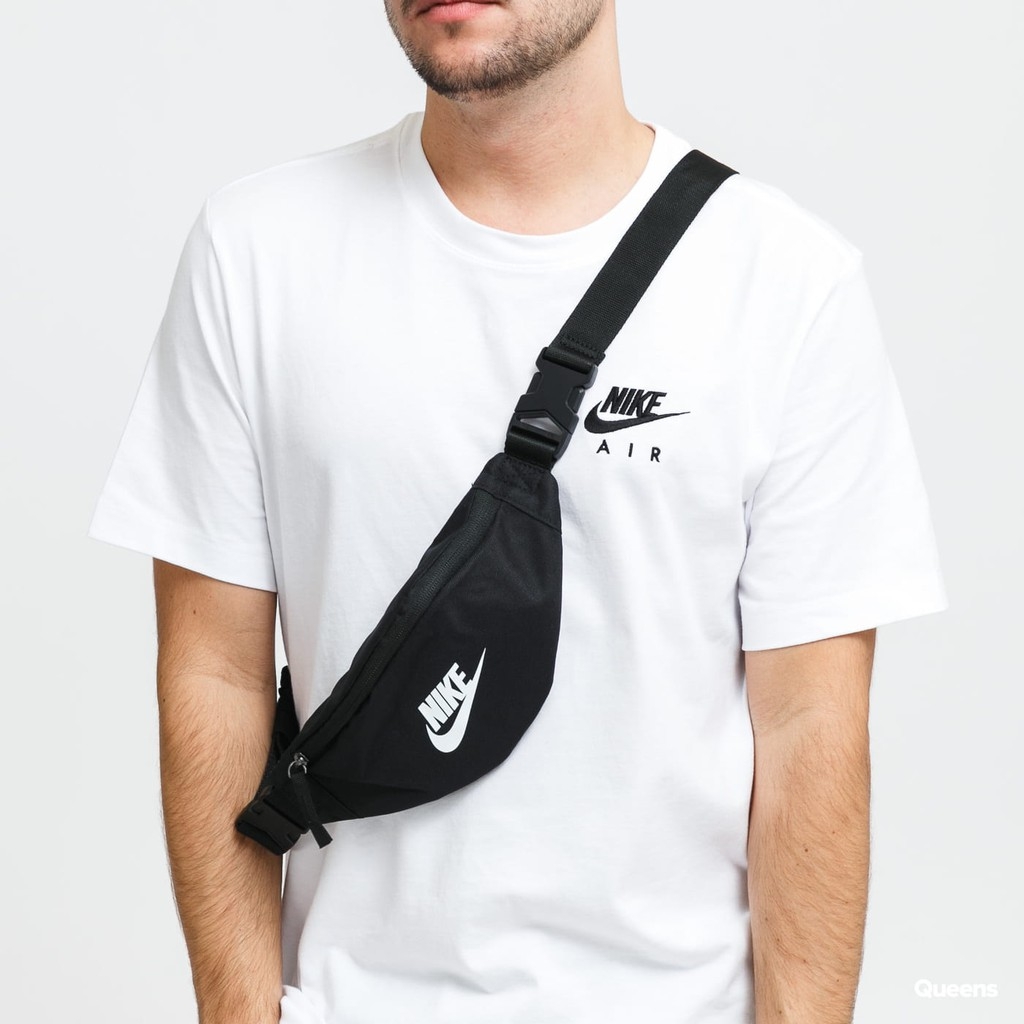Nike Heritage Hip Small Pack