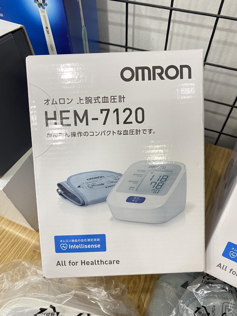 Máy đo huyết áp Omron
