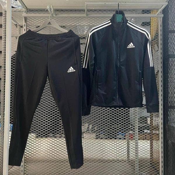 Adidas tracksuits đen
