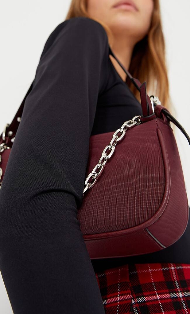 Túi xách đỏ mận Stradivarius