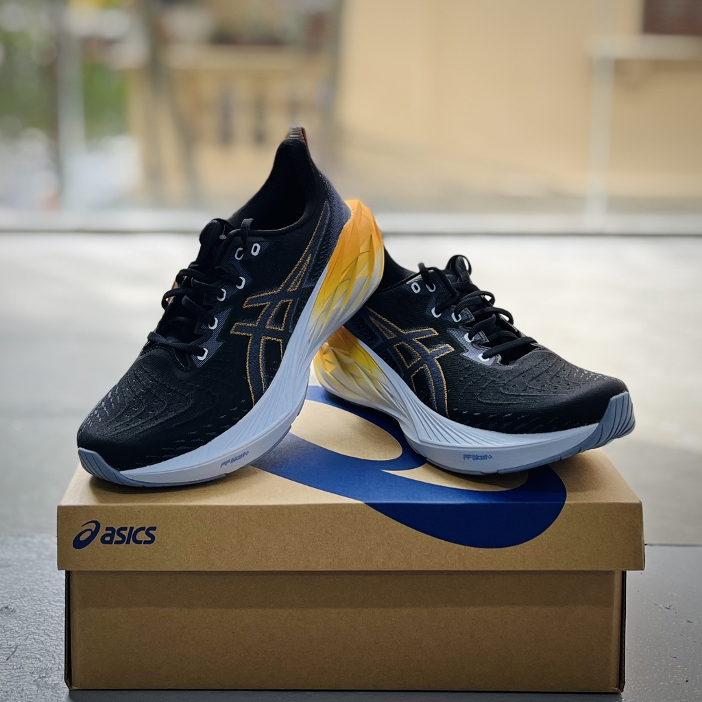 Asics Novablast 4 'Black Thunder Blue'