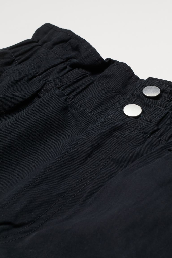 Quần short HM đen