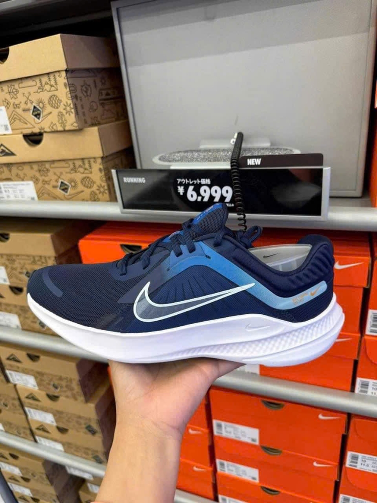 NIKE QUEST 5
