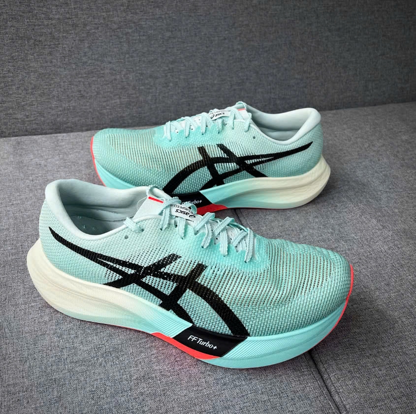 ASICS Metaspeed Sky Paris