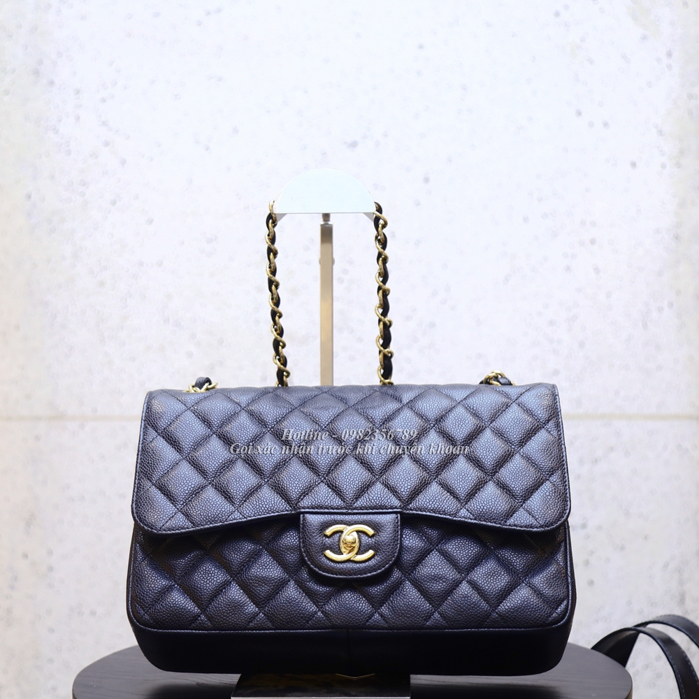 Túi Chanel classic màu đen da caviar sz jumbo khóa vàng