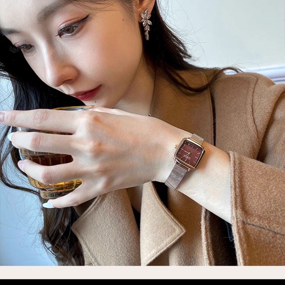 Đồng hồ nữ cũ, sang trọng nhẹ nhàng, đồng hồ cơ khí nữ vuông mới 2025 TS112250