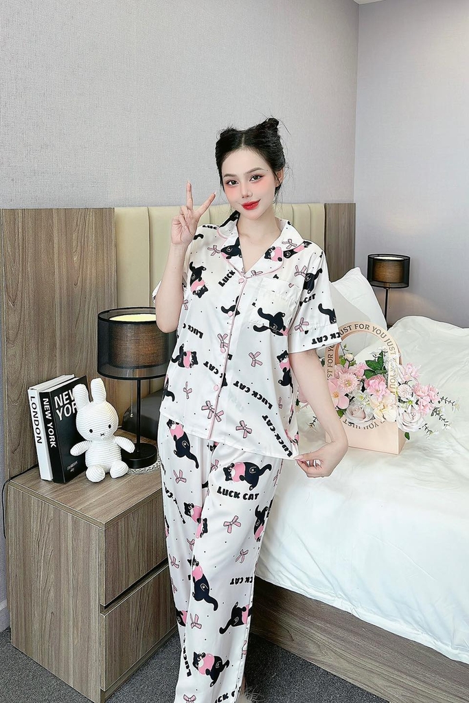Đồ ngủ Pijama hàng hiệu form dài lụa cao cấp hottrent Họa tiết Luck Cat DN172240
