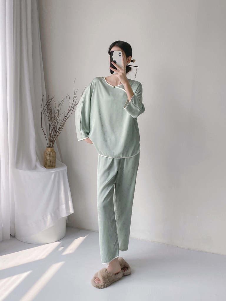 Bộ đồ ngủ dài tay quần dài cổ tròn, lụa băng, phong cách Giang Nam XINY DN108250