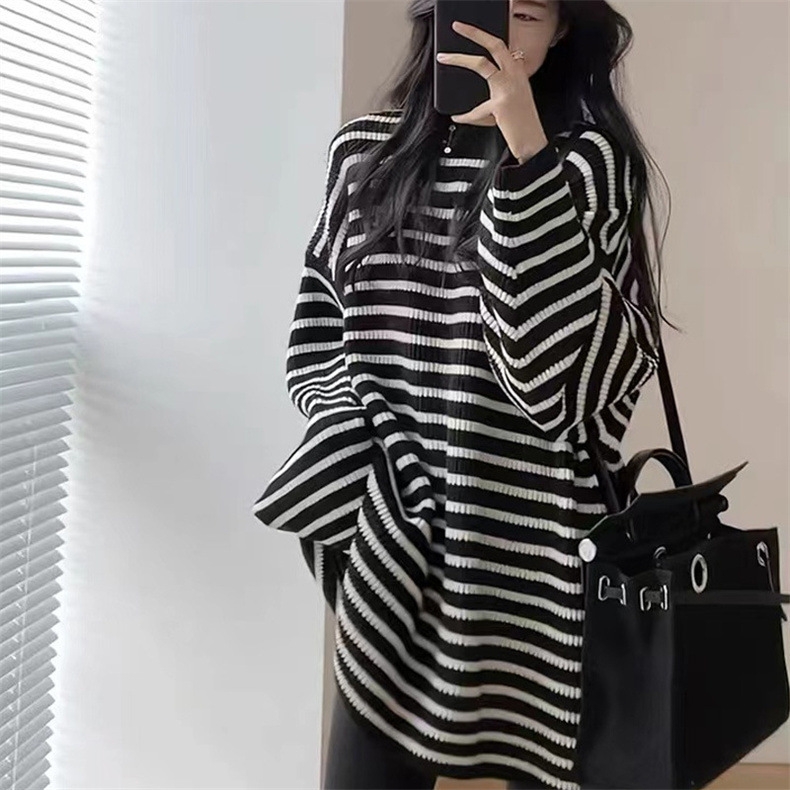 Áo len dệt kim dáng dài sọc trắng đen xu hướng thu đông D354240