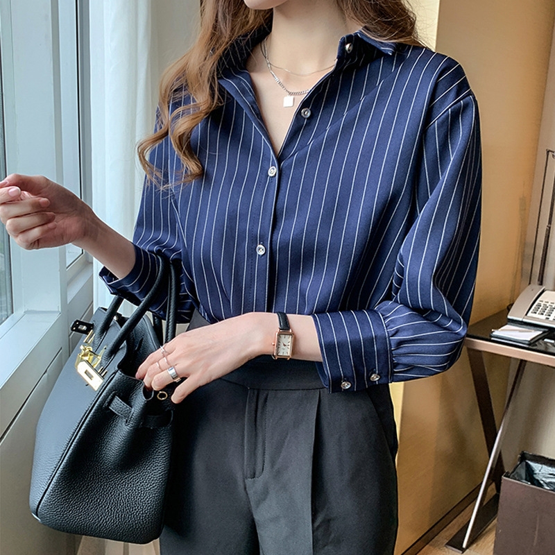 Áo sơ mi voan sọc dọc tay ba phần tư nhẹ nhàng và trưởng thành D262240