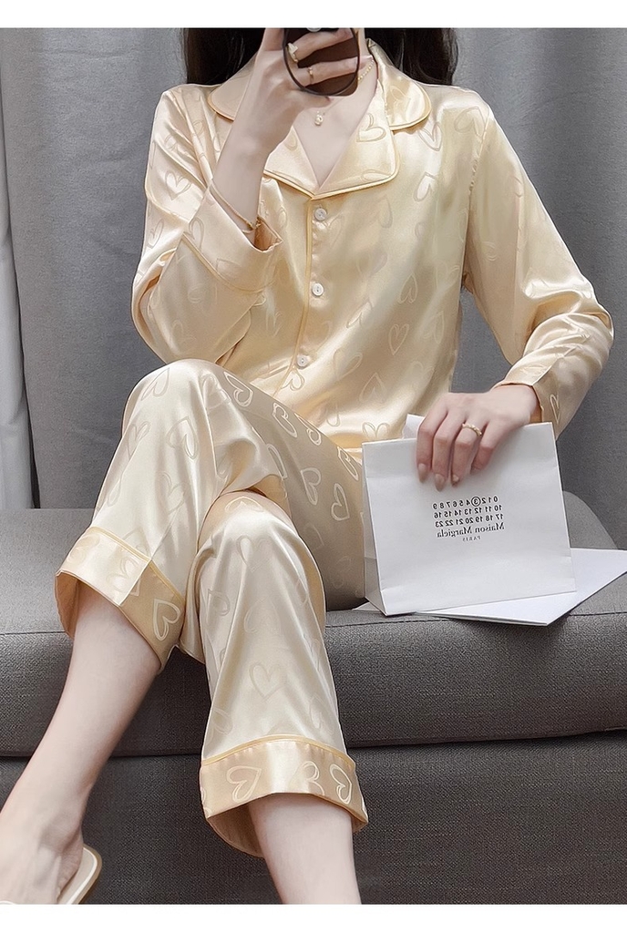 Bộ Đồ Ngủ Nữ Họa tiết Trái Tim Lụa Băng Mỏng, Quần Dài Tay Cao Cấp DN153240