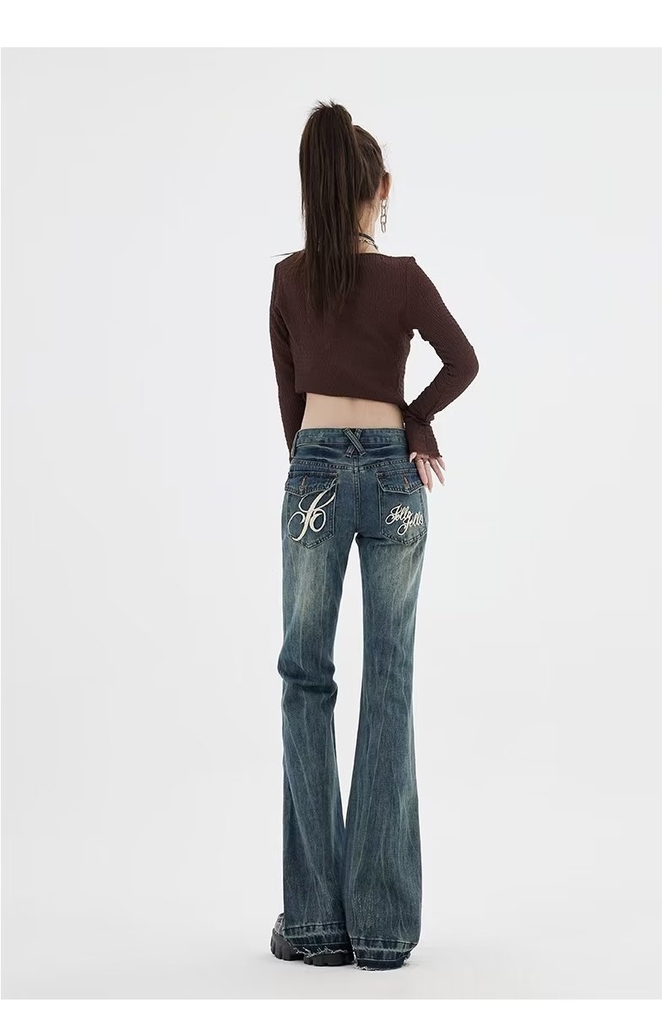 Quần jeans ống loe cạp trễ cổ điển phong cách Mỹ thêu họa tiết QJ030250