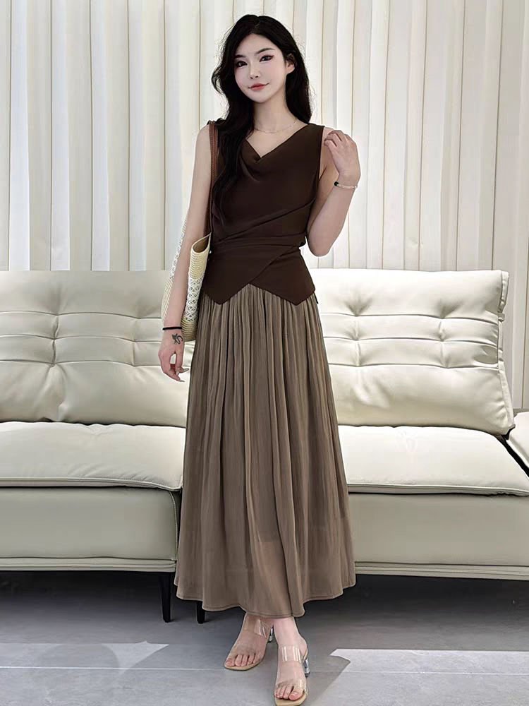 Set 2 món phong cách Pháp: Áo gile + Chân váy B117