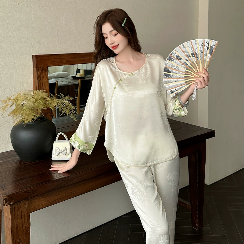 Bộ Pyjama Lụa Băng Phối Ren Tay Dài – Phong Cách Tân Cổ Điển