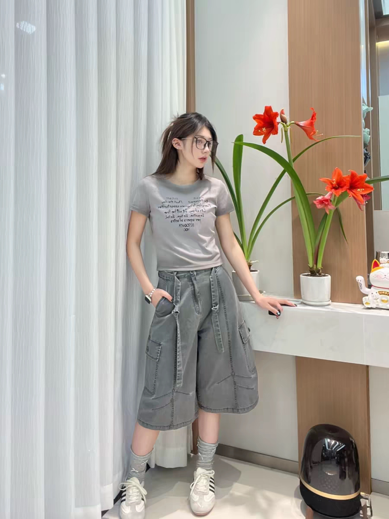 Set 2 món: Áo thun in chữ + Quần lửng ống rộng B336