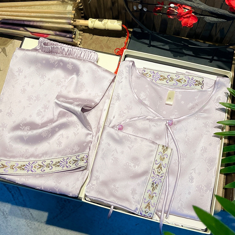 Bộ đồ ngủ lụa băng phong cách Trung Hoa màu tím vải jacquard cao cấp XINY DN100250