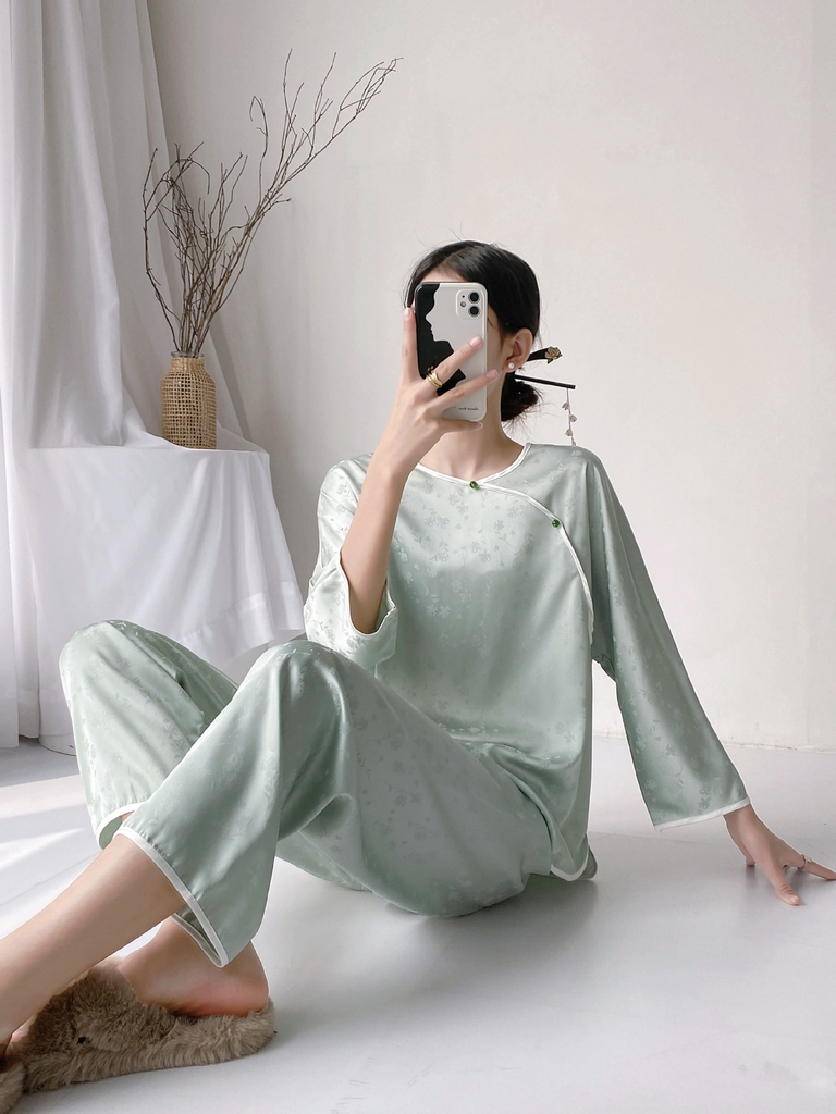 Bộ đồ ngủ dài tay quần dài cổ tròn, lụa băng, phong cách Giang Nam XINY DN108250