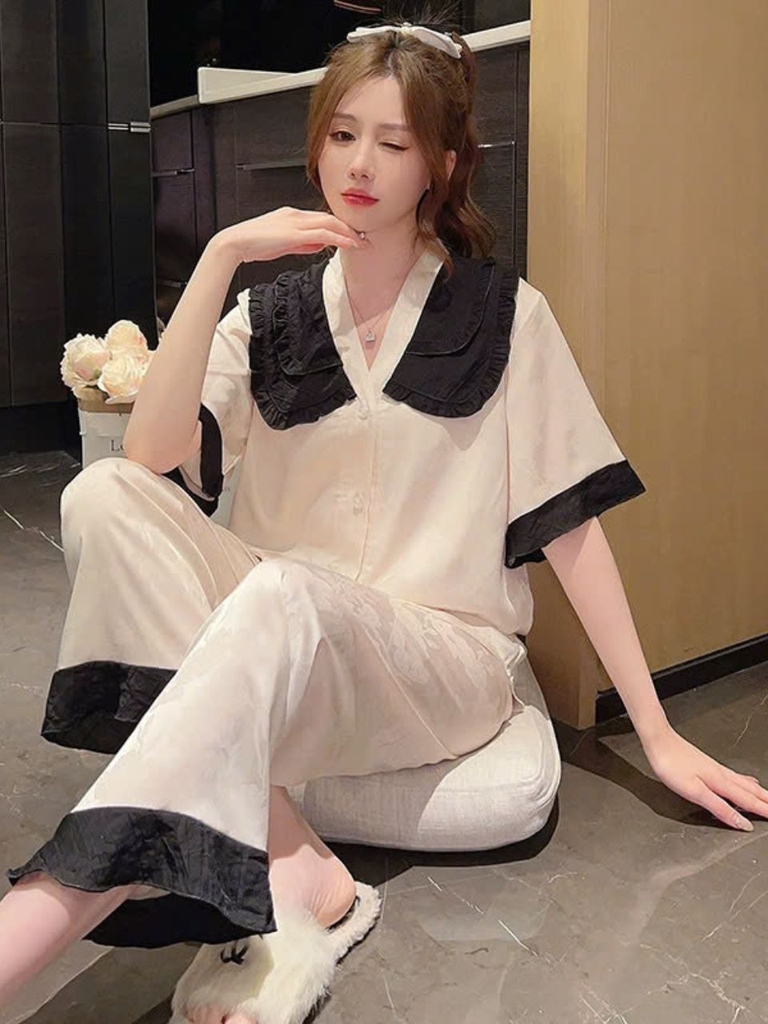 Bộ đồ ngủ mùa hè lụa mỏng, tay ngắn, nhẹ nhàng và sang trọng, thiết kế ve áo tinh tế DN131250