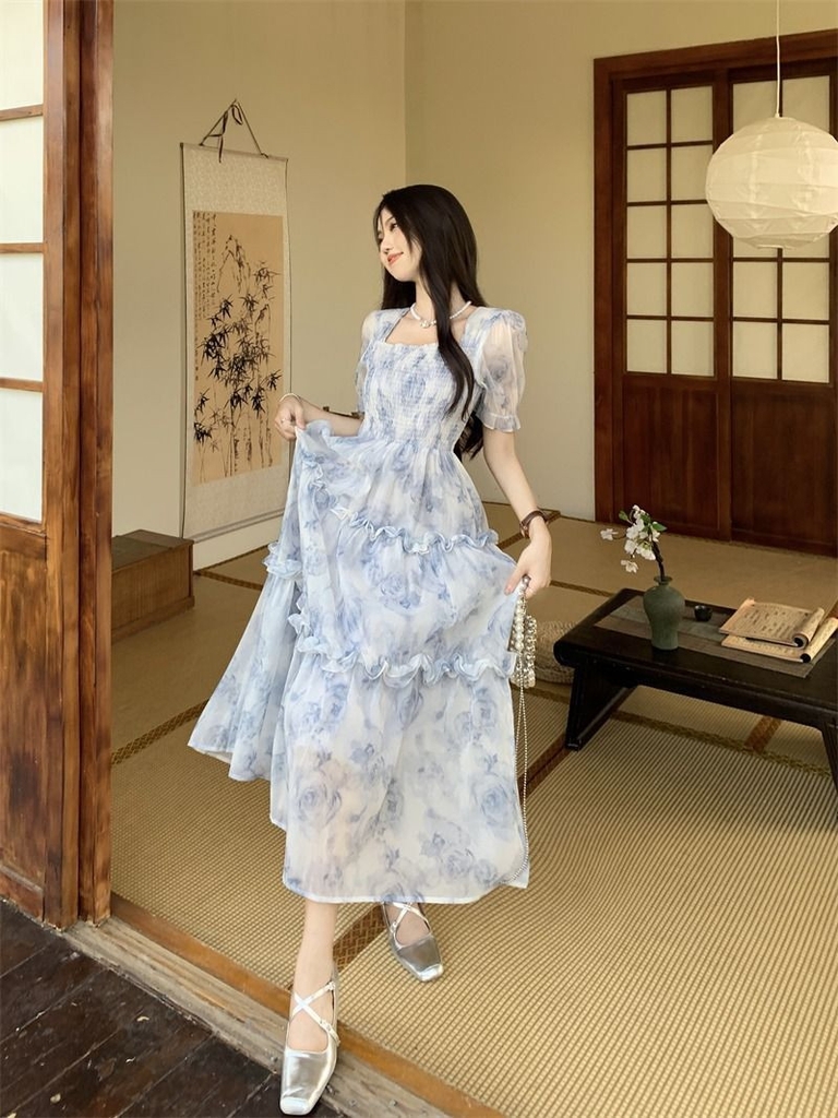 Váy midi hoa cổ vuông cổ điển phong cách cổ tích váy dài có viền nấm nàng thơ đi chơi hottrend D105240