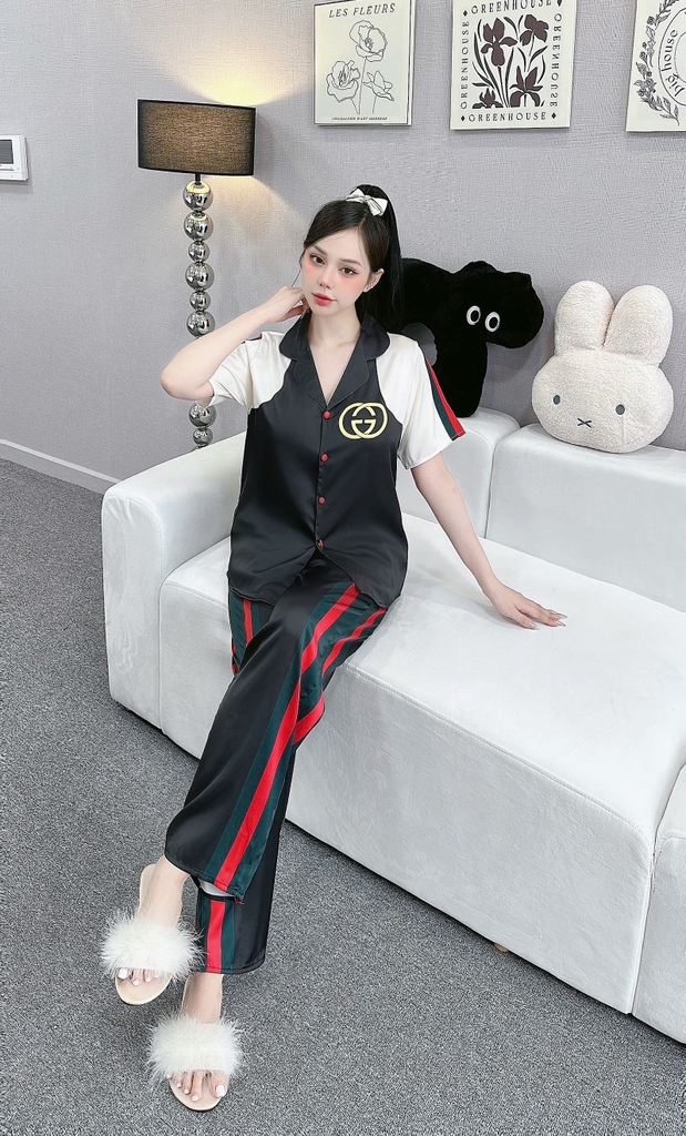 Đồ ngủ Pijama hàng hiệu form dài lụa cao cấp hottrent Họa tiết phối sọc đỏ DN129240