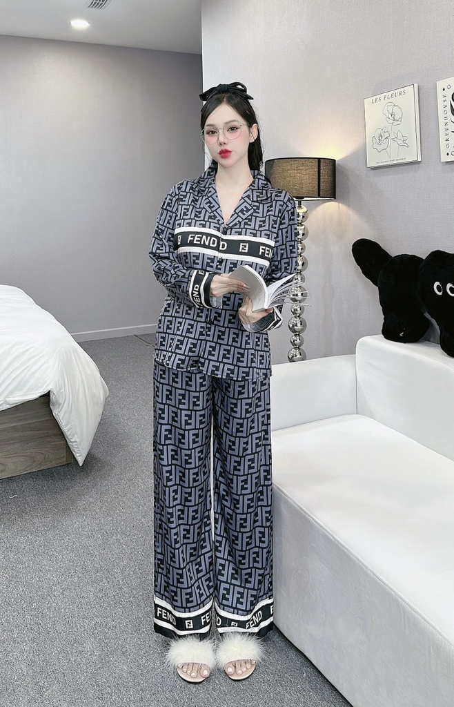 Đồ ngủ Pijama hàng hiệu form dài lụa cao cấp hottrent Ghi họa tiết thanh lịch DN126240