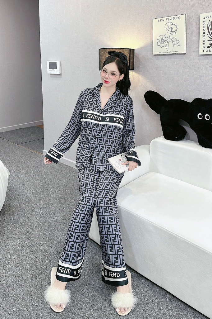 Đồ ngủ Pijama hàng hiệu form dài lụa cao cấp hottrent Ghi họa tiết thanh lịch DN126240