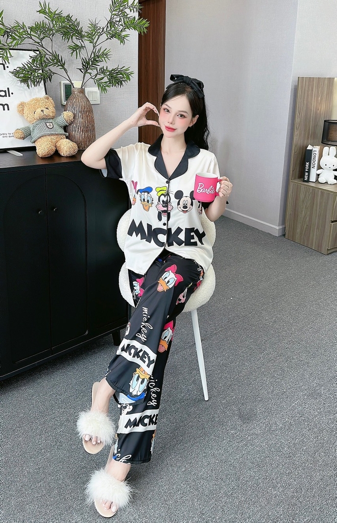 Đồ ngủ Pijama hàng hiệu form dài lụa cao cấp hottrent Họa tiết Mickey DN121240