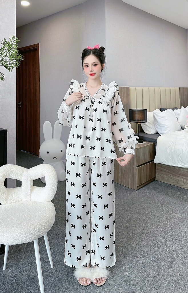 Đồ ngủ Pijama hàng hiệu form dài lụa cao cấp hottrent Trắng họa tiết nơ đen DN114240