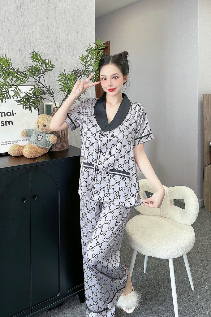 Đồ ngủ Pijama hàng hiệu form dài lụa cao cấp hottrent Ghi họa tiết GG DN124240