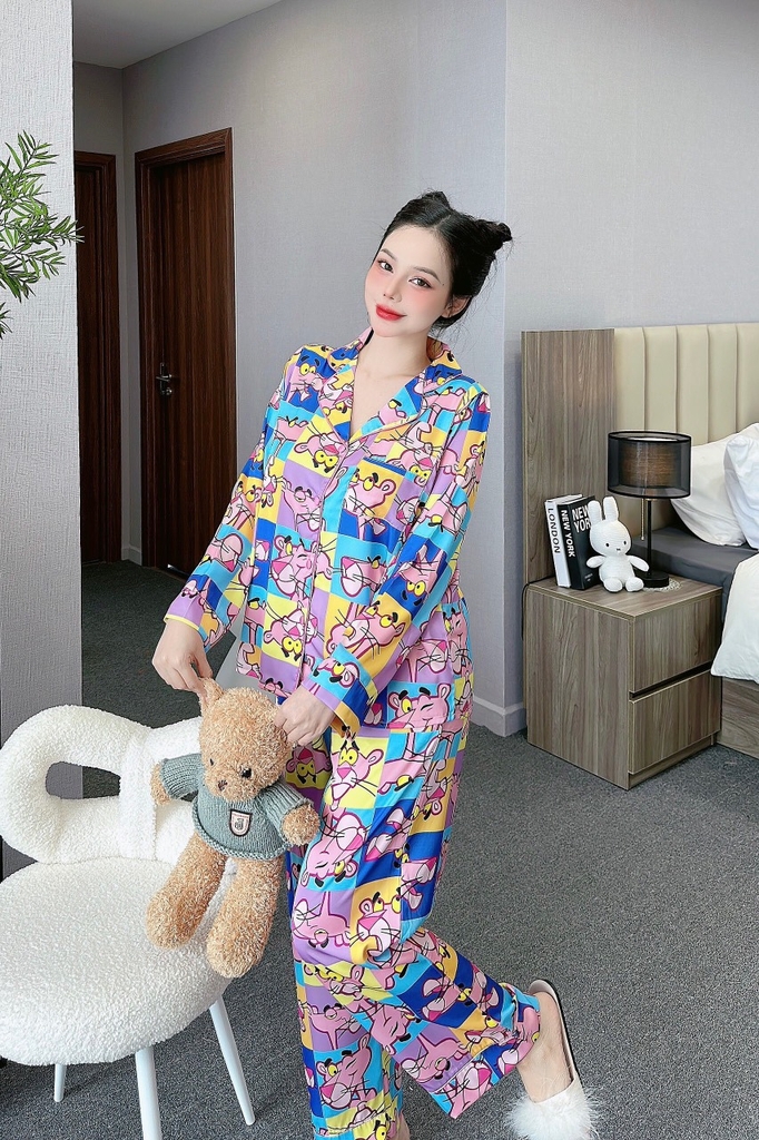 Đồ ngủ Pijama hàng hiệu form dài lụa cao cấp hottrent Họa tiết Báo Hồng DN125240