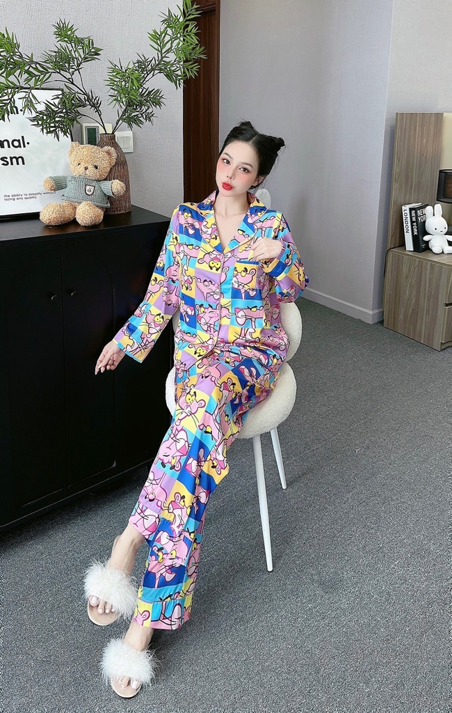 Đồ ngủ Pijama hàng hiệu form dài lụa cao cấp hottrent Họa tiết Báo Hồng DN125240