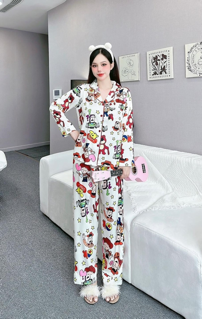Đồ ngủ Pijama hàng hiệu form dài lụa cao cấp hottrent Trắng họa tiết hoạt hình DN141240