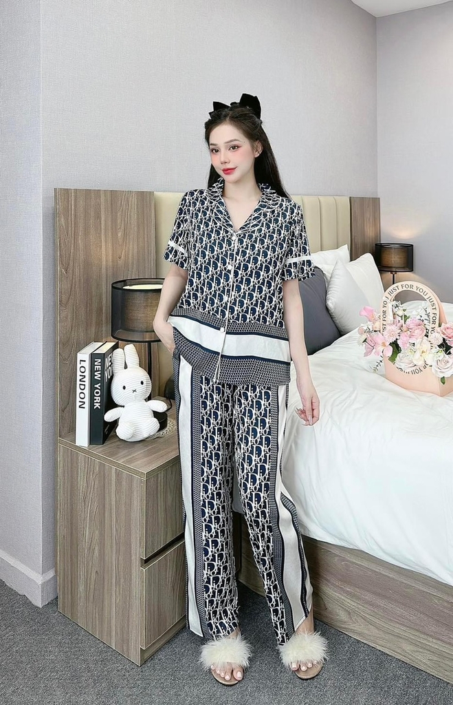 Đồ ngủ Pijama hàng hiệu form dài lụa cao cấp hottrent DR Phối sọc trắng DN150240