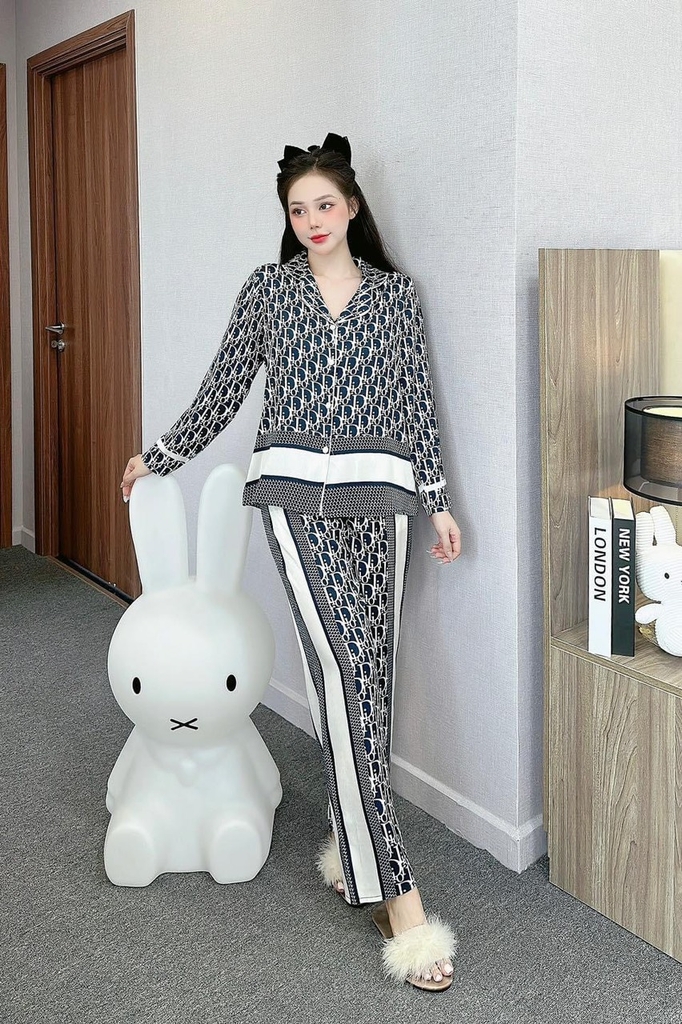 Đồ ngủ Pijama hàng hiệu form dài lụa cao cấp hottrent DR Phối sọc trắng DN150240