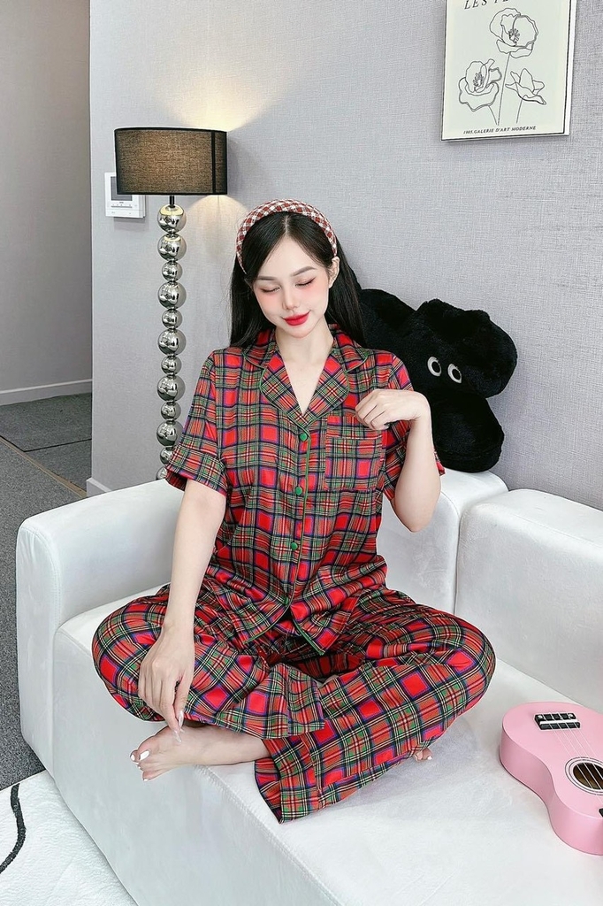 Đồ ngủ Pijama hàng hiệu form dài lụa cao cấp hottrent Karo Đỏ phối xanh  DN149240