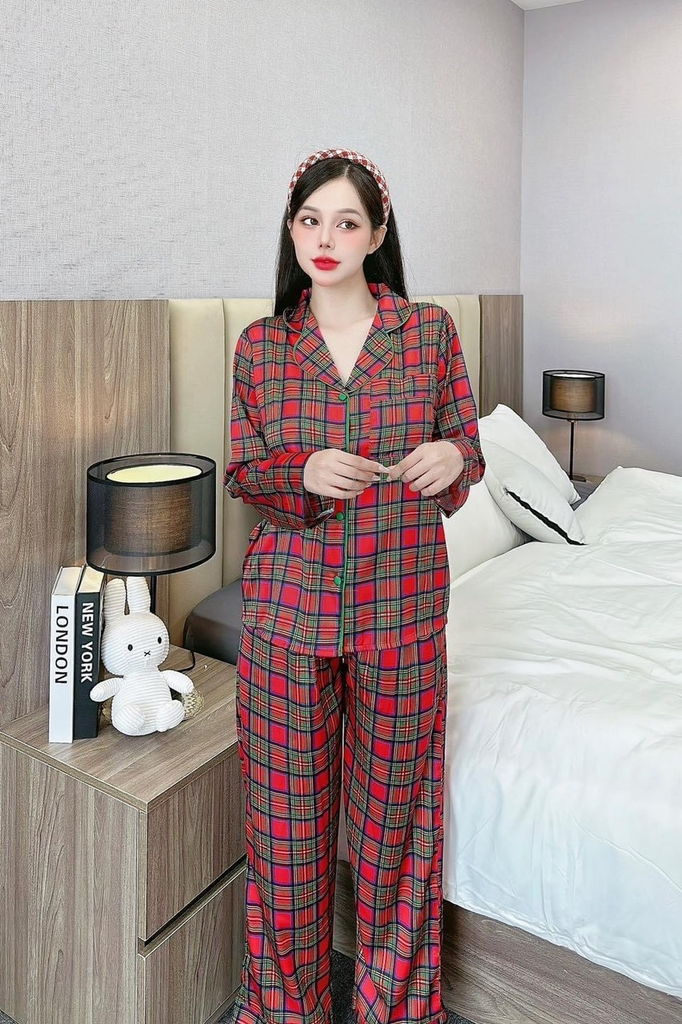 Đồ ngủ Pijama hàng hiệu form dài lụa cao cấp hottrent Karo Đỏ phối xanh  DN149240