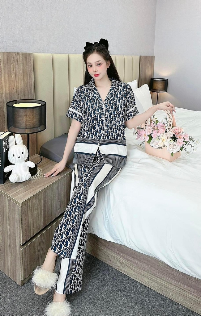 Đồ ngủ Pijama hàng hiệu form dài lụa cao cấp hottrent DR Phối sọc trắng DN150240