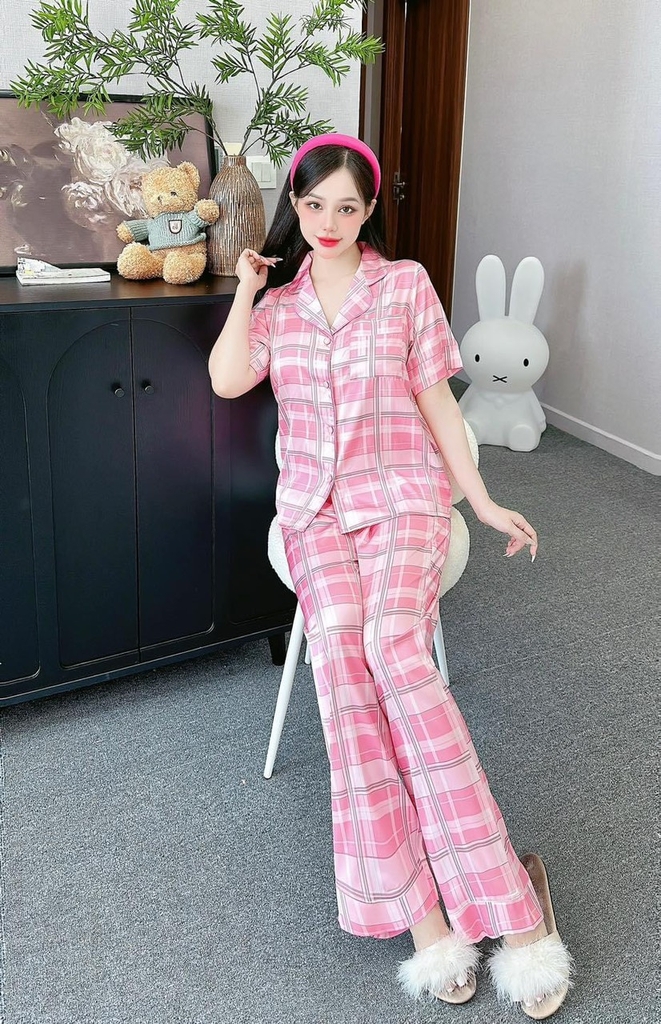Đồ ngủ Pijama hàng hiệu form dài lụa cao cấp hottrent Karo hồng phối trắng DN151240
