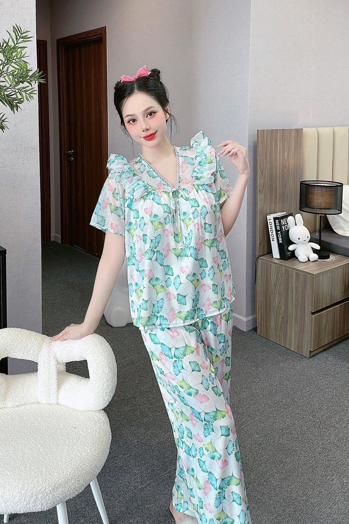 Đồ ngủ Pijama hàng hiệu form dài lụa cao cấp hottrent Trắng họa tiết lá xanh DN166240