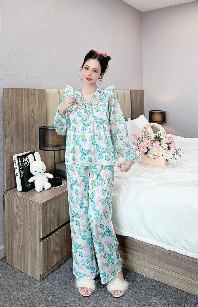 Đồ ngủ Pijama hàng hiệu form dài lụa cao cấp hottrent Trắng họa tiết lá xanh DN166240