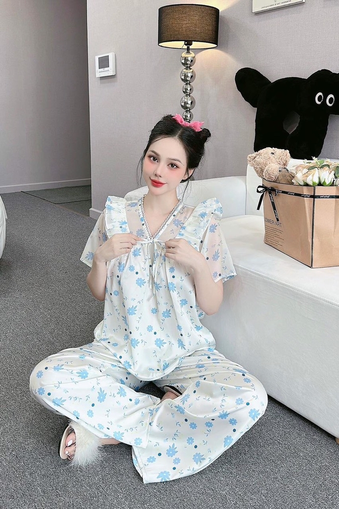 Đồ ngủ Pijama hàng hiệu form dài lụa cao cấp hottrent Trắng họa tiết hoa xanh DN167240