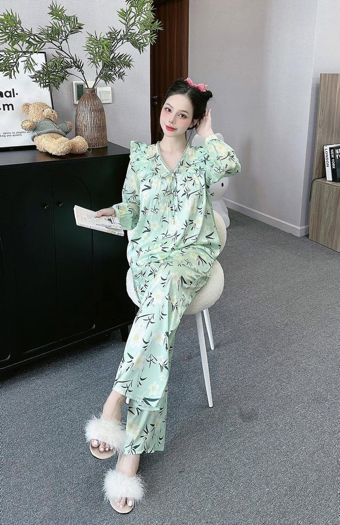 Đồ ngủ Pijama hàng hiệu form dài lụa cao cấp hottrent Xanh họa tiết lá đen DN168240